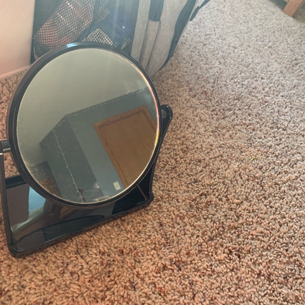 Black mirror